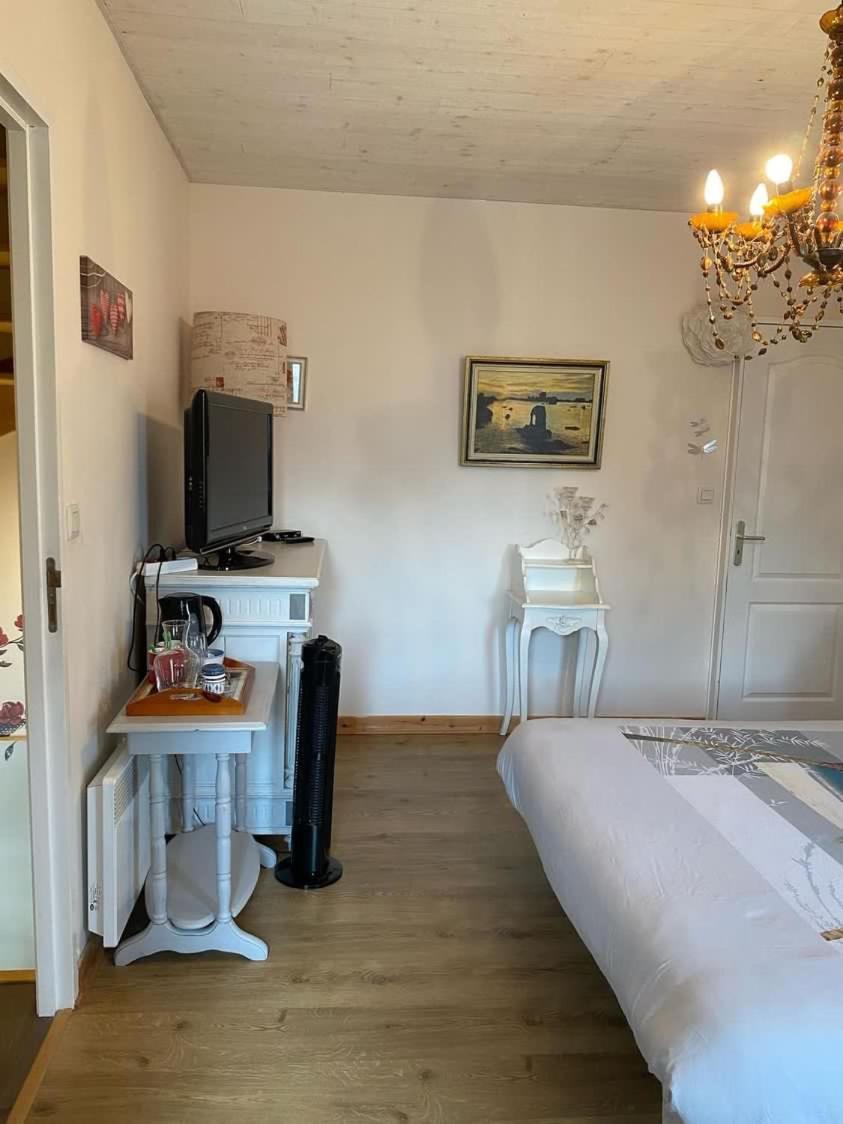 La Marine Louannec Apartamento Exterior foto